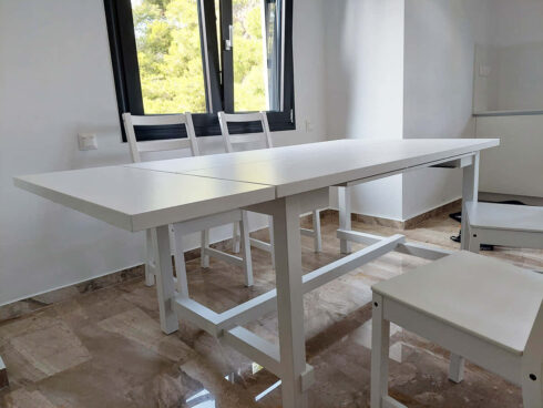 Συναρμολόγηση τραπεζιού ΙΚΕΑ