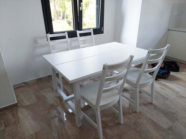 Συναρμολόγηση τραπεζιού ΙΚΕΑ